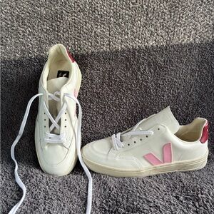 Veja Women's White and Pink Sneakers